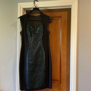 Beautiful and elegant cocktail. Almost New